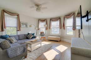 New Bedford Apartment about 4 Mi to Fort Phoenix Beach